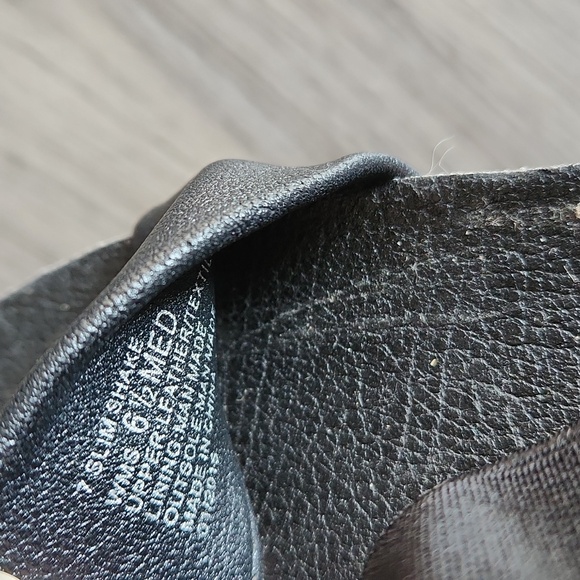 Kenneth Cole Reaction black leather flat sandals, size 6.5 - Picture 10 of 10